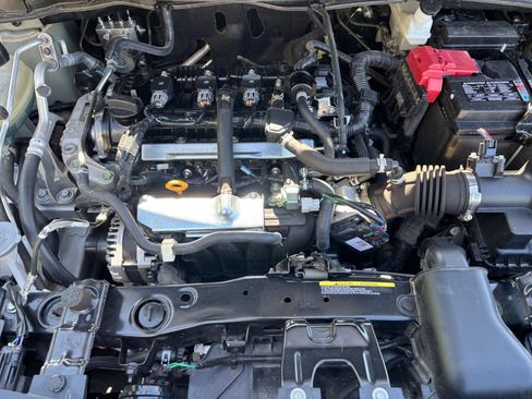 Used 2025 Nissan Versa SV FWD image 31
