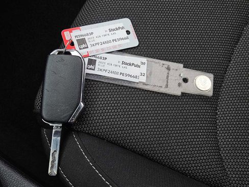 Used 2023 Kia Forte LXS image 31