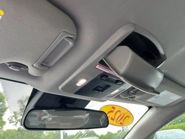Used 2025 Toyota Camry LE FWD image 31