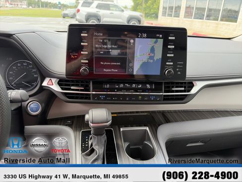 Used 2024 Toyota Sienna Limited AWD/4WD image 17