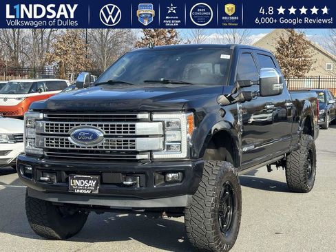 Used 2019 Ford F250 Platinum w/ Platinum Ultimate Package image 3
