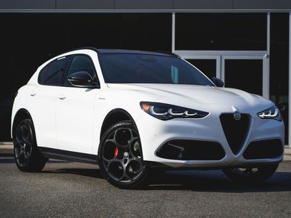New 2025 Alfa Romeo Stelvio Sprint w/ Veloce Package