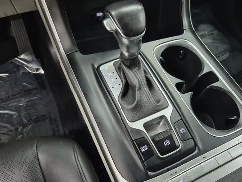 Certified 2022 Kia Carnival LX image 32