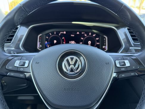 Used 2019 Volkswagen Tiguan SEL Premium w/ 3rd Row Seat Package image 31