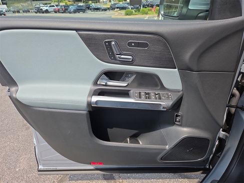 New 2026 Mercedes-Benz GLB 250 4MATIC image 19