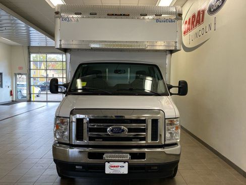 Certified 2023 Ford E-450 and Econoline 450 Super Duty w/ Power Windows & Locks Group image 3