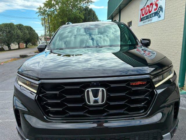 Used 2025 Honda Pilot TrailSport image 9
