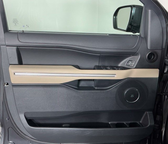 Used 2022 Ford Expedition Limited RWD image 8