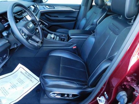 Used 2023 Jeep Grand Cherokee Overland w/ Adv Protech Group III image 12