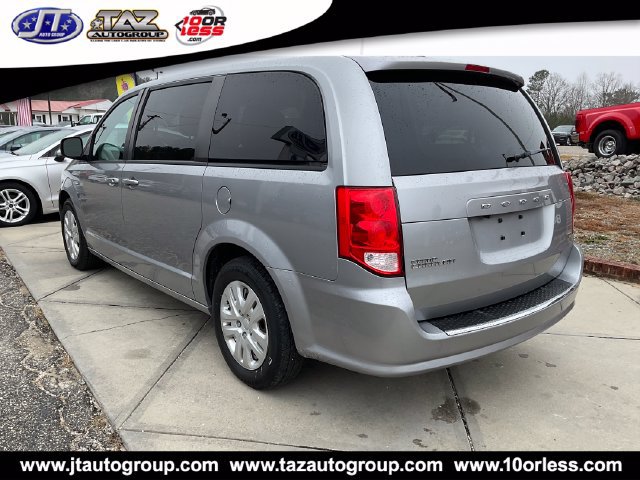 Used 2018 Dodge Grand Caravan SE w/ UConnect Hands-Free Group FWD image 5