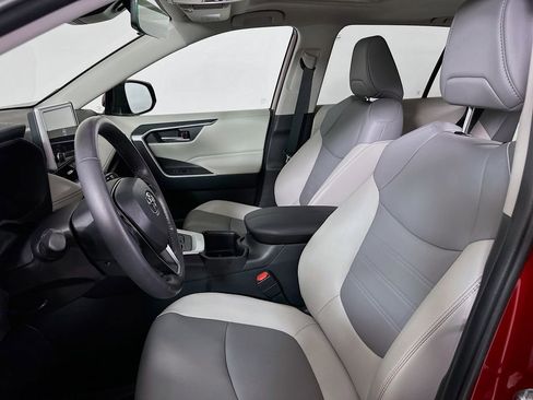Used 2025 Toyota RAV4 XLE Premium w/ Weather Package FWD image 8