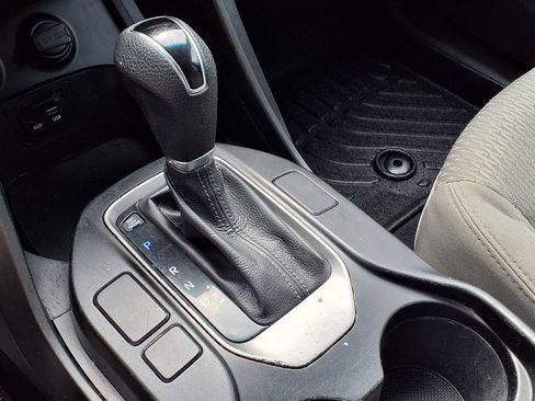 Used 2015 Hyundai Santa Fe Sport FWD image 17