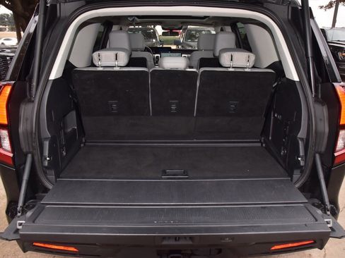 Certified 2025 Ford Expedition Active image 39