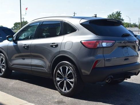Used 2022 Ford Escape SEL w/ Technology Package AWD/4WD image 17