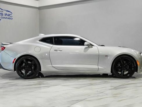 Used 2018 Chevrolet Camaro SS RWD image 11