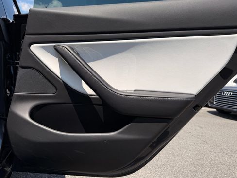 Used 2018 Tesla Model 3 AWD/4WD image 21