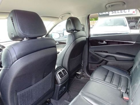 Used 2016 Kia Sorento EX image 11