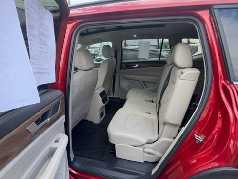 Used 2024 Volkswagen Atlas SE w/ Panoramic Sunroof Package image 22