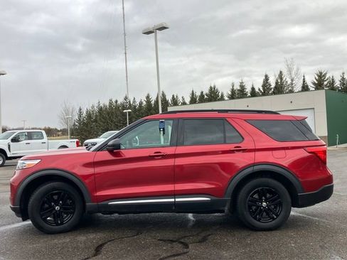 Used 2020 Ford Explorer XLT w/ Equipment Group 202A image 17