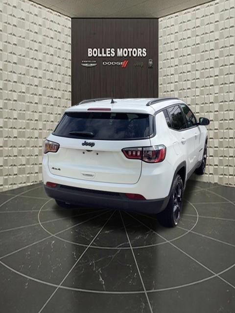 Certified 2025 Jeep Compass Latitude w/ Convenience Group AWD/4WD image 5