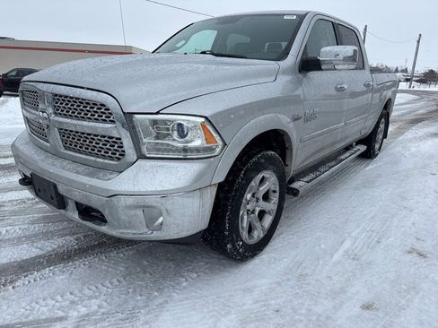 Used 2016 RAM 1500 Laramie w/ Convenience Group image 9
