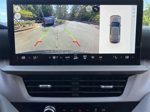 New 2025 Ford Explorer Active w/ Active Comfort Package image 3