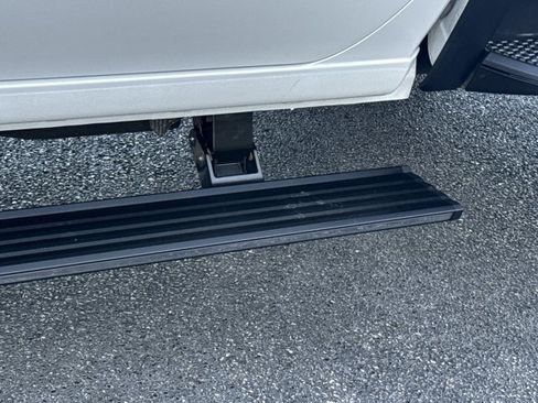 Used 2024 GMC Sierra 2500 Denali Ultimate image 18