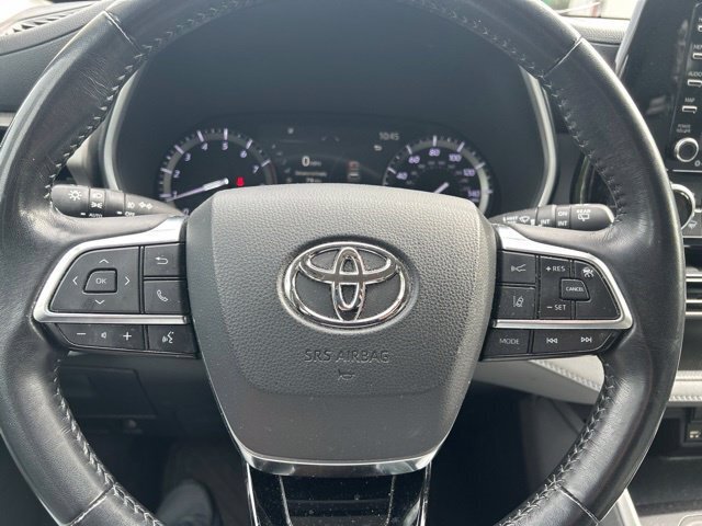Used 2020 Toyota Highlander XLE AWD/4WD image 13