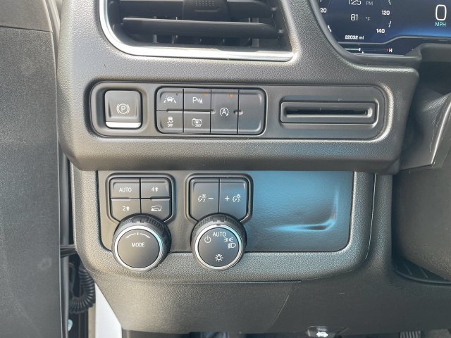 Used 2023 Chevrolet Tahoe RST w/ Luxury Package AWD/4WD image 17