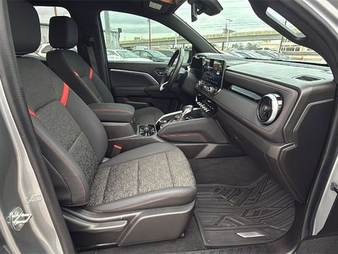 Used 2023 Chevrolet Colorado Z71 w/ Z71 Convenience Package 2 image 31