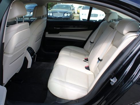 Used 2014 BMW 740Li image 19