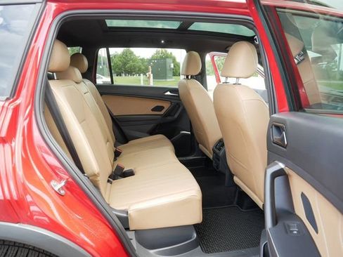 Certified 2024 Volkswagen Tiguan SE R-Line AWD/4WD image 18
