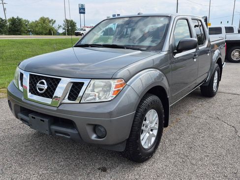 Used 2018 Nissan Frontier SV AWD/4WD image 7