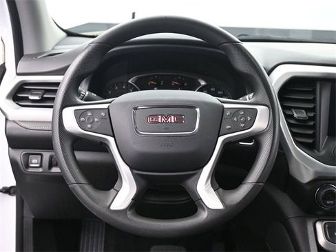 Used 2023 GMC Acadia SLE image 30