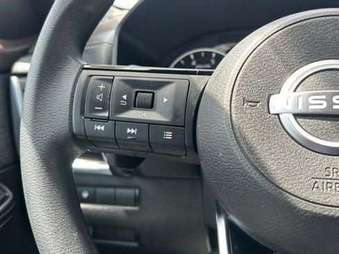 Used 2023 Nissan Rogue SV AWD/4WD image 34