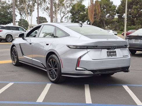 New 2026 Lexus ES 350e FWD image 7