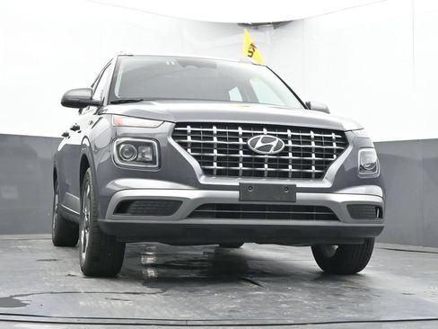 Used 2025 Hyundai Venue SEL FWD image 37