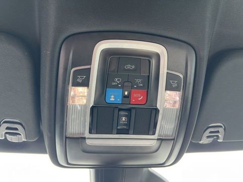 Used 2025 RAM 1500 Laramie image 30