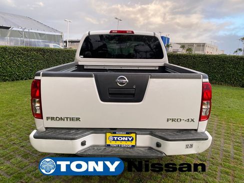 Used 2011 Nissan Frontier PRO-4X image 6