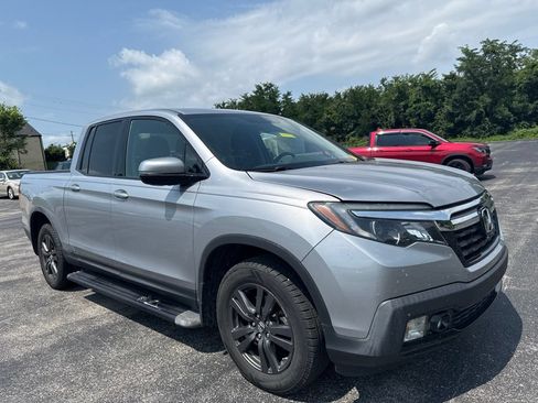 Used 2018 Honda Ridgeline Sport image 3