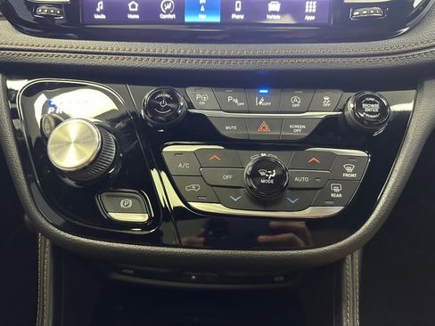 Used 2022 Chrysler Pacifica Pinnacle image 52