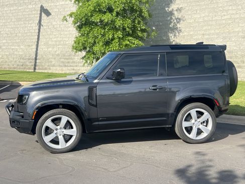 Used 2021 Land Rover Defender 90 X-Dynamic S image 4