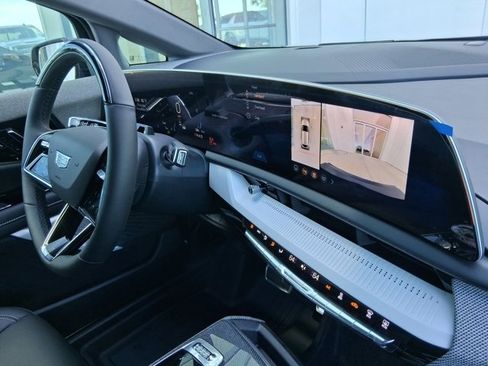 New 2026 Cadillac Optiq Luxury 1 image 15