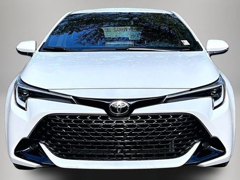 Used 2025 Toyota Corolla SE image 3