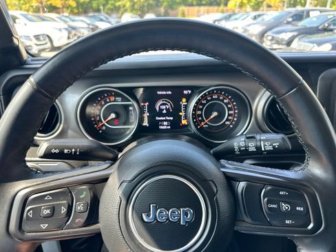 Used 2021 Jeep Wrangler Unlimited Sport image 27