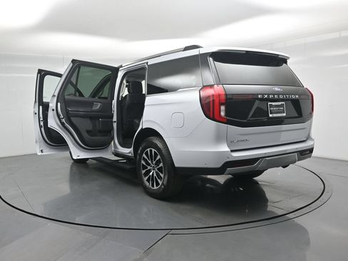 Certified 2025 Ford Expedition Platinum AWD/4WD image 33