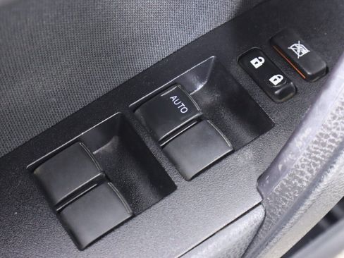 Used 2019 Toyota Corolla LE w/ Carpet Mat Package (TMS) FWD image 25