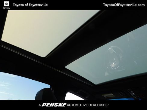 Used 2021 Toyota Venza Limited w/ Advanced Technology Package image 6