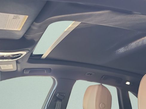 Used 2025 Porsche Macan Base image 20