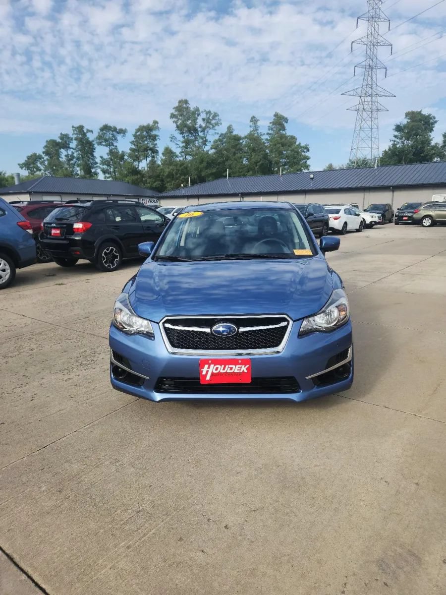 Used 2016 Subaru Impreza 2.0i Premium AWD/4WD image 2